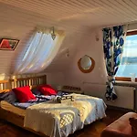 Bed & Breakfast Borostyan 3*