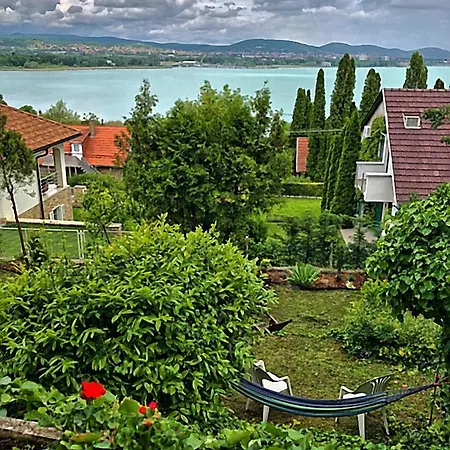 Bed and Breakfast Borostyan