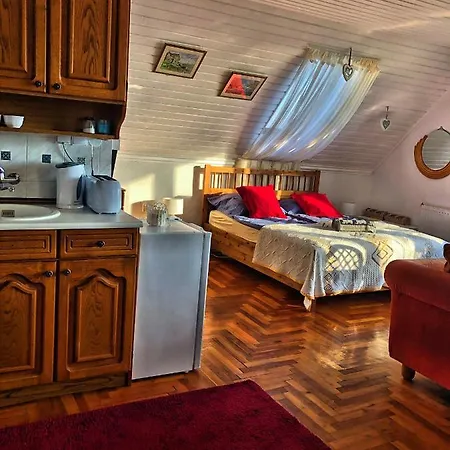 Bed and Breakfast Borostyan Tihany