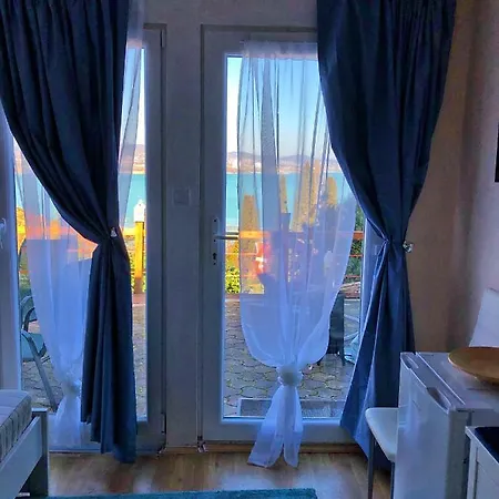 Bed & Breakfast Borostyán 3*