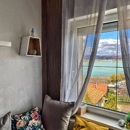 Bed & Breakfast Borostyán 3*