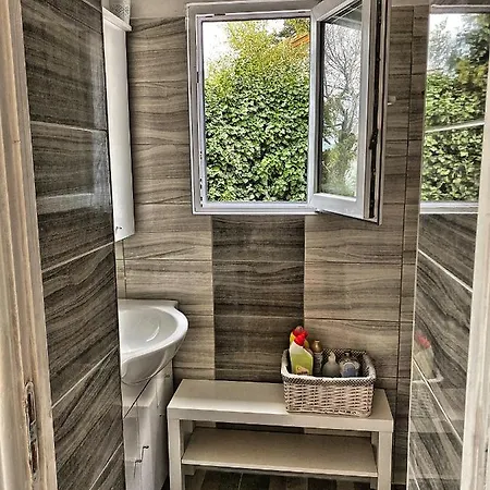 Borostyán Bed & Breakfast 3*