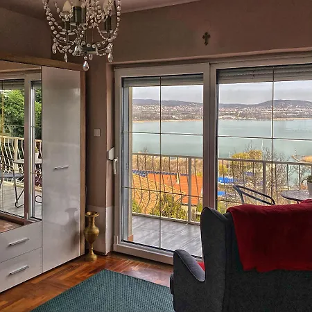 Borostyán Bed & Breakfast