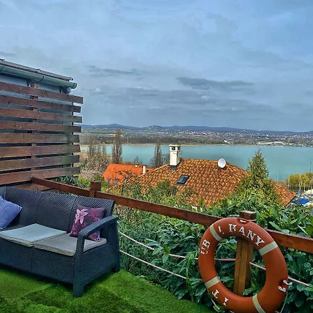 Bed & Breakfast Borostyán 3*