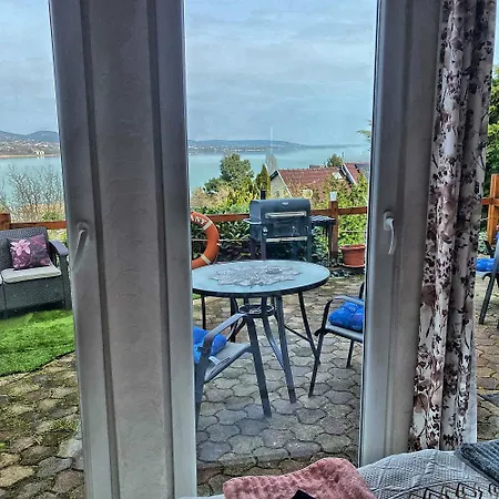 Bed & Breakfast Borostyán 3*