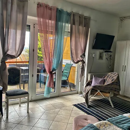 Borostyan טיהאני