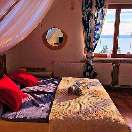 Borostyan فندق مبيت وإفطار تيهاني