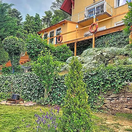 Borostyan فندق مبيت وإفطار