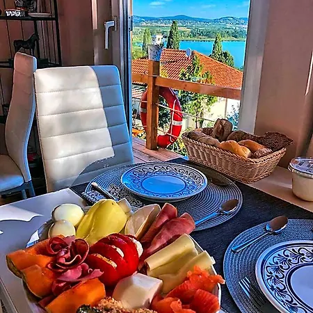 فندق مبيت وإفطار Borostyan 3*
