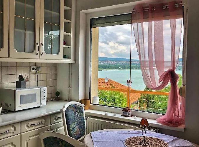 Borostyan Bed & Breakfast