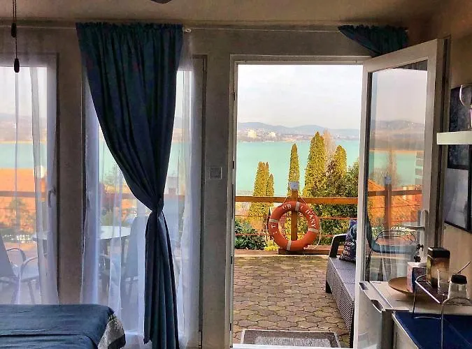 Borostyan Bed & Breakfast 3*