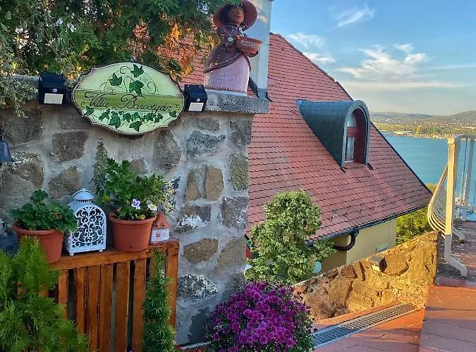 Borostyan Bed & Breakfast 3*