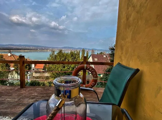 Borostyan Bed & Breakfast 3*