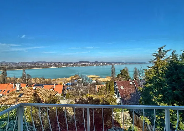 Bed & Breakfast Borostyan 3*